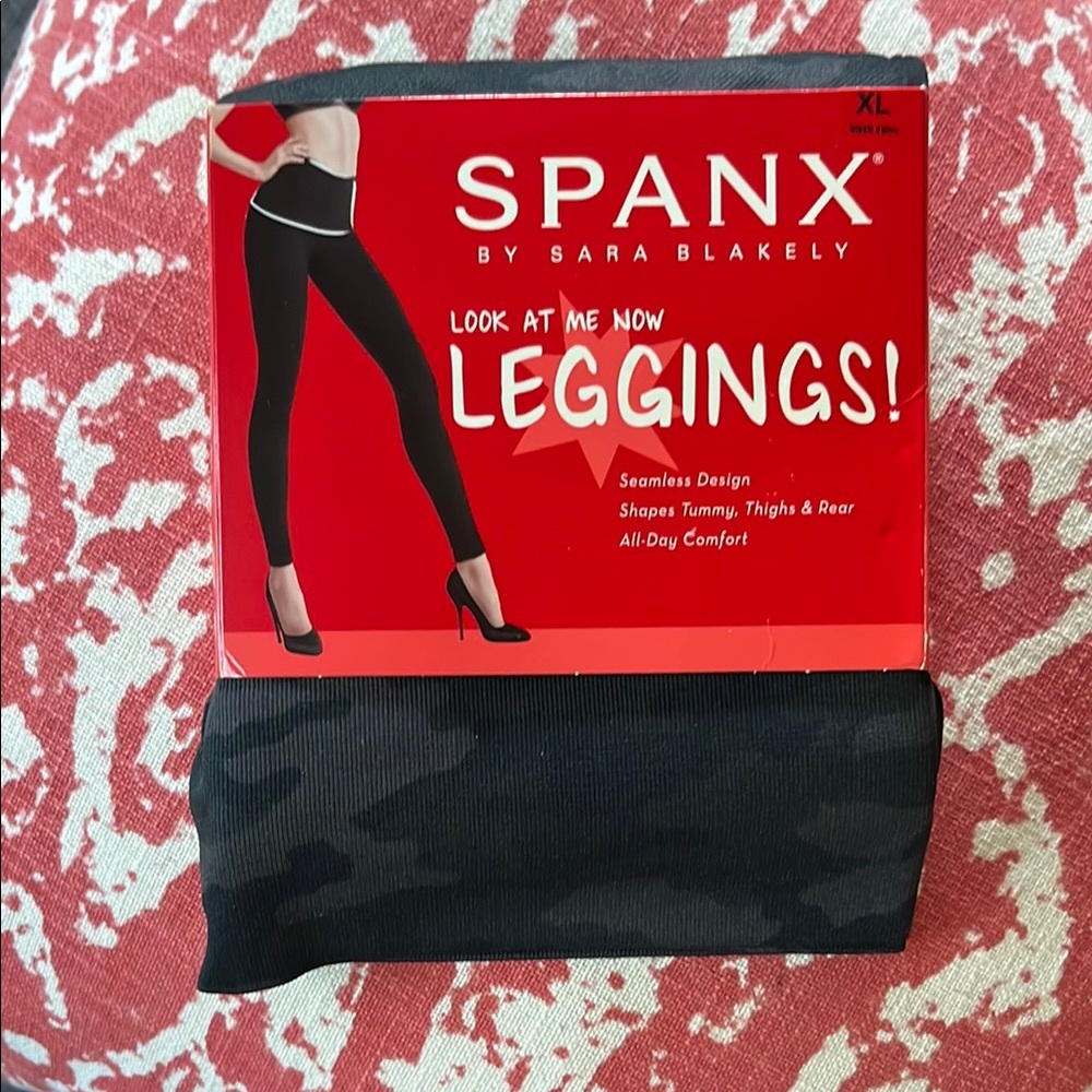 SPANX Black Camouflage Look At Me Now Leggings